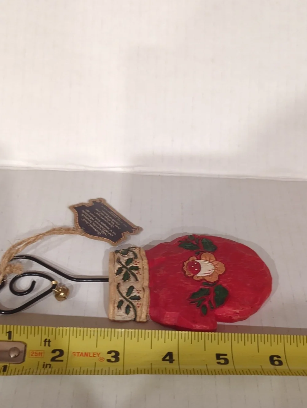 VTG 2003 Jim Shore Heartwood Creek Red Flower Mitten Ornament Enesco 113470
